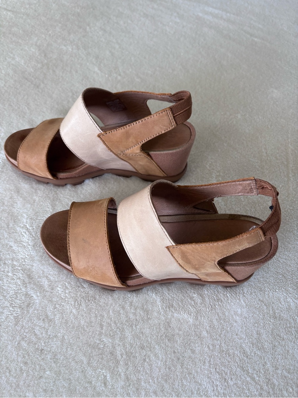 Sorel Two-Tone Tan and Cream Slingback Sandals